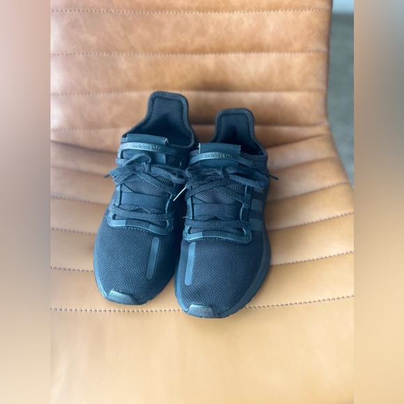 Adidas Upath Run Unisex Women’s Size 6.5 and Men’s are 5.5 - Picture 5 of 15